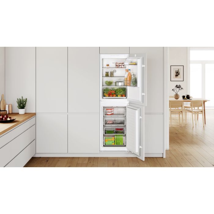 Bosch KIN85NSE0G 54.1cm 50/50 Built-In Frost Free Fridge Freezer - White