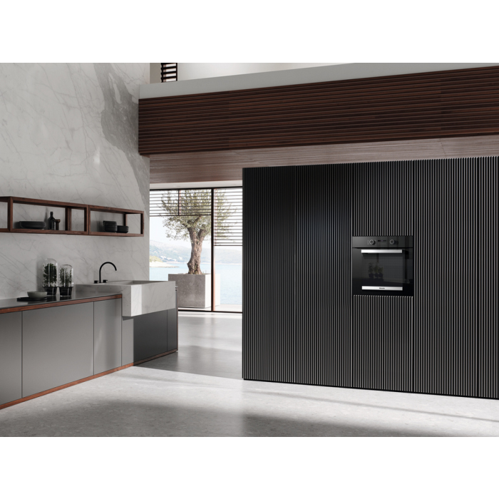 Miele H 2465 BP 59.5cm Built-In Electric Oven Black