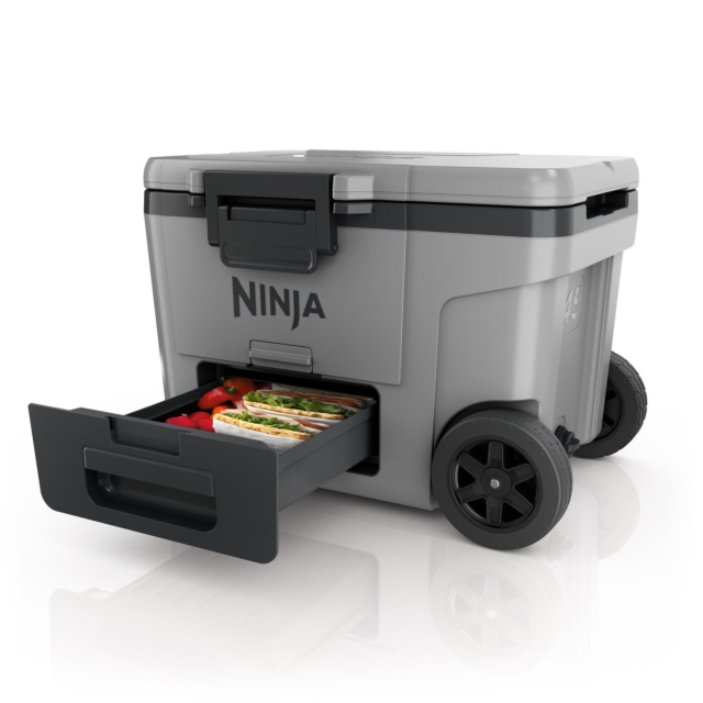 Ninja FB245UKGY Ninja FrostVault 45QT/42L Wheeled Cooler with Dry Zone - Slate Grey | Ninja | Brands | Euronics Site